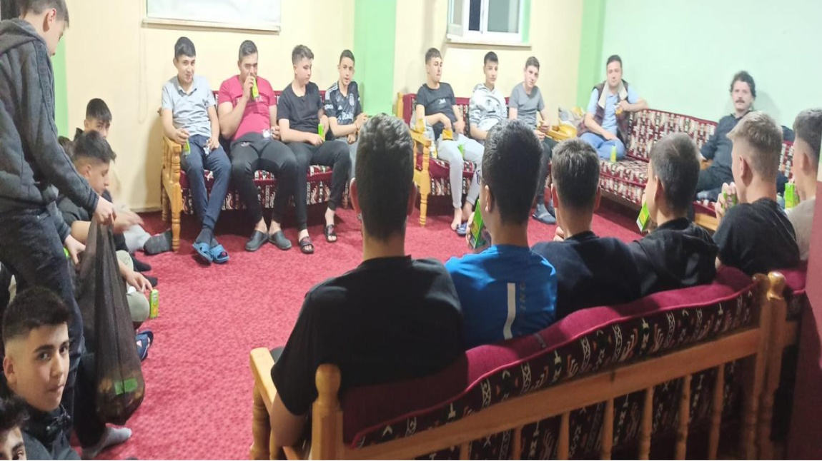 Pansiyonda Hasbihal Programı Kapsamında Öğrencilere Aile ve Toplum Hakkında Bilgilendirme Toplantısı Yapıldı